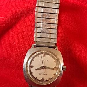 Bulova self winding vintage watch